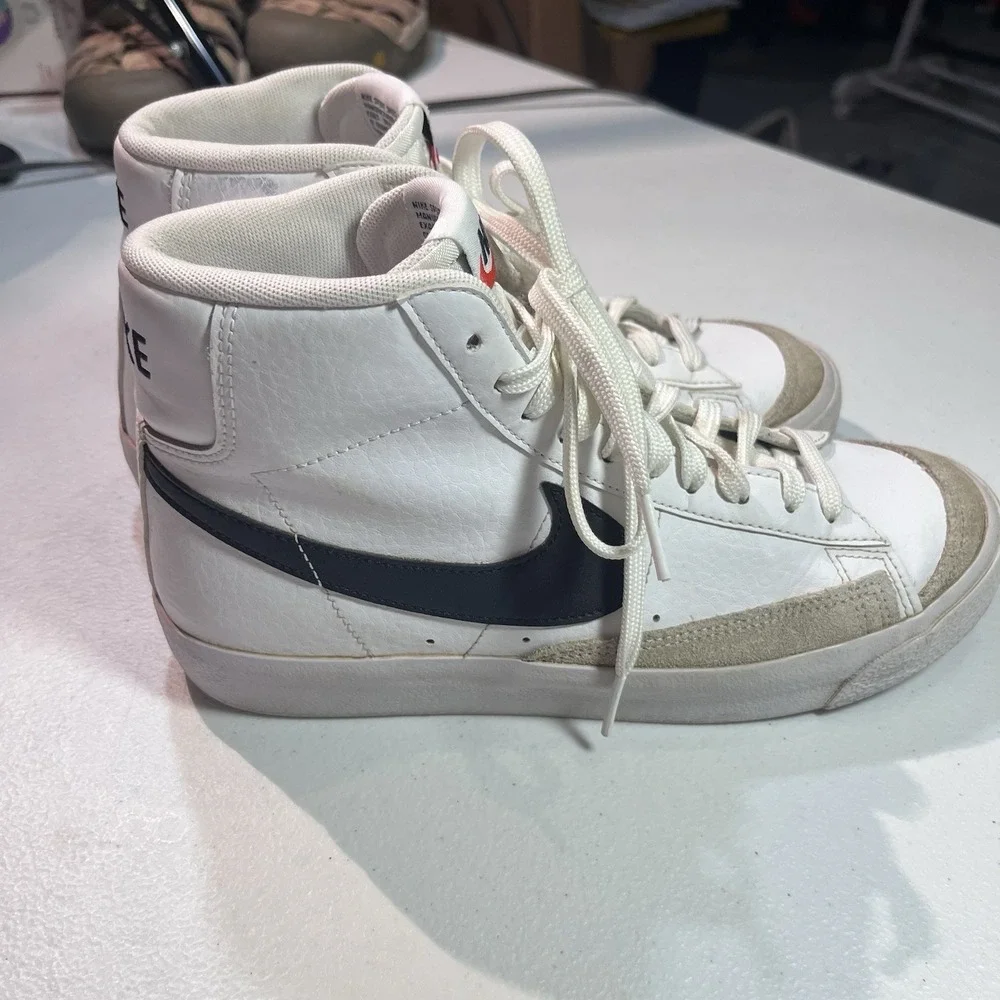 Nike Blazer Mid 77 GS Size 6.5Y White Black Used DA4086-100 EUC Great Soles